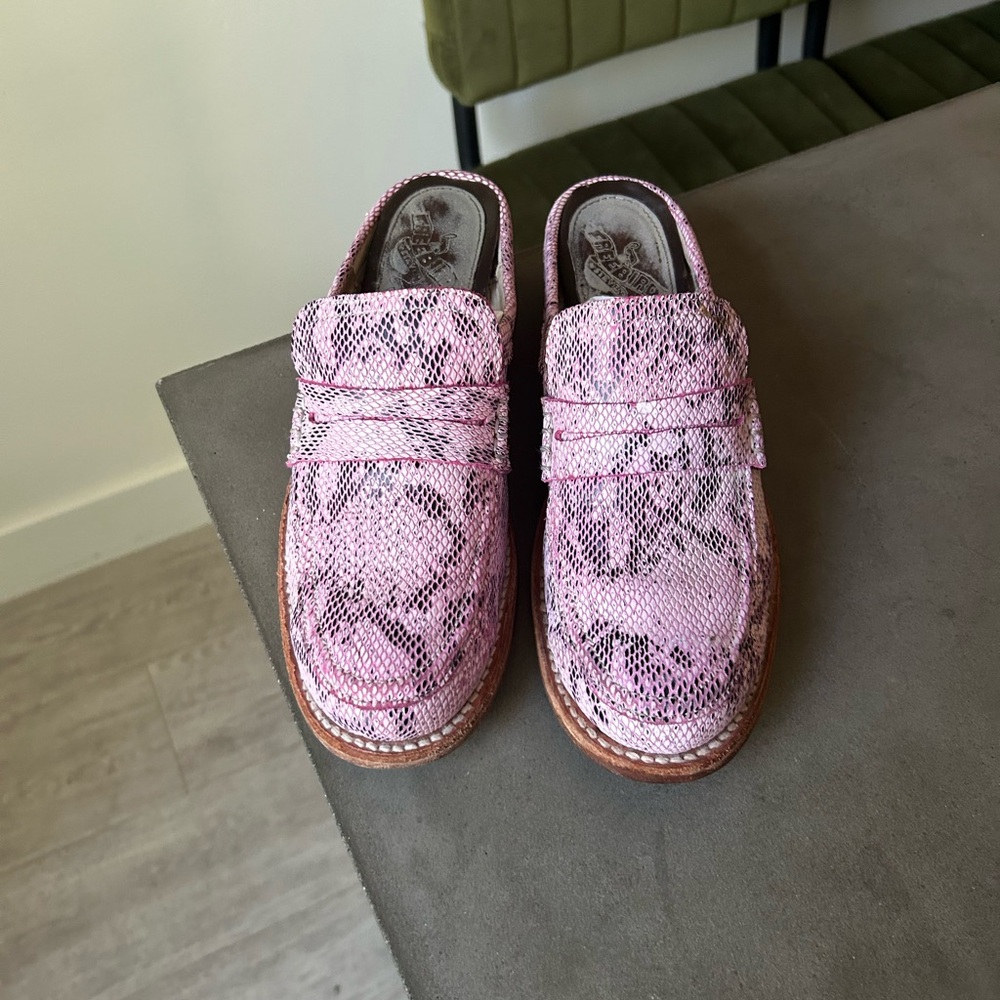Monalisa - Pink Snake Print Loafers